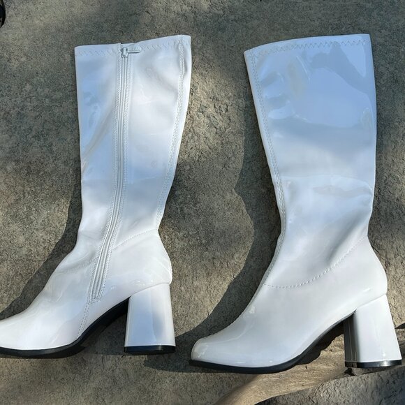 Ellie White Heeled Boots - Picture 9 of 14